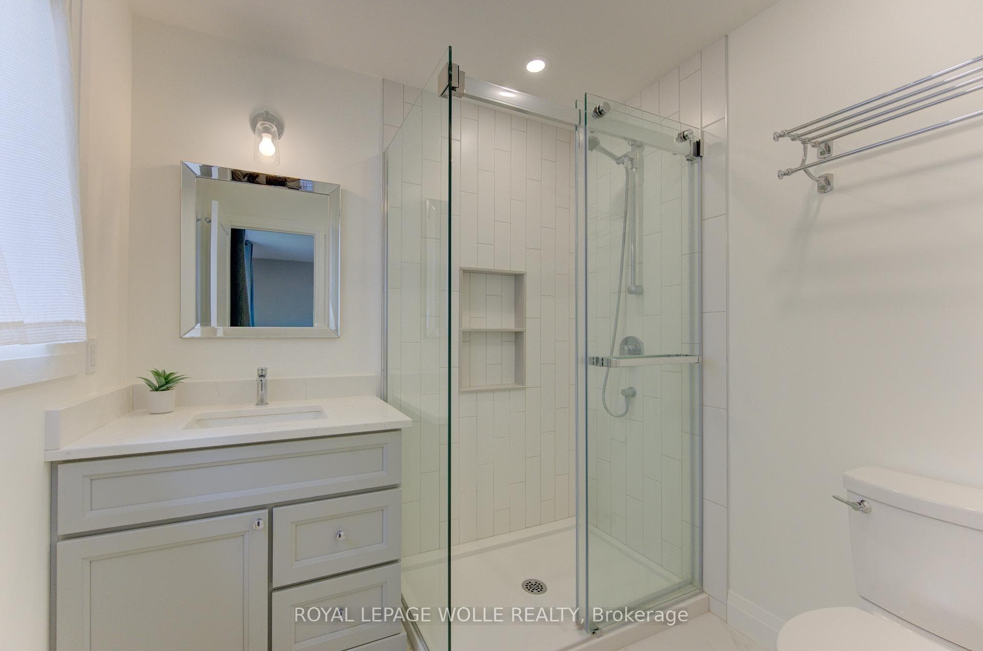 395 Warrington Drive photo 29