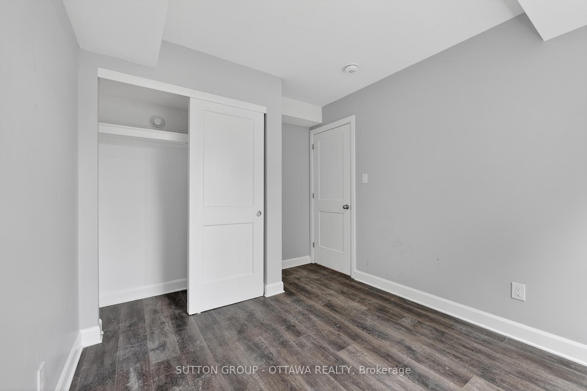 340 Shakespeare Street photo 23