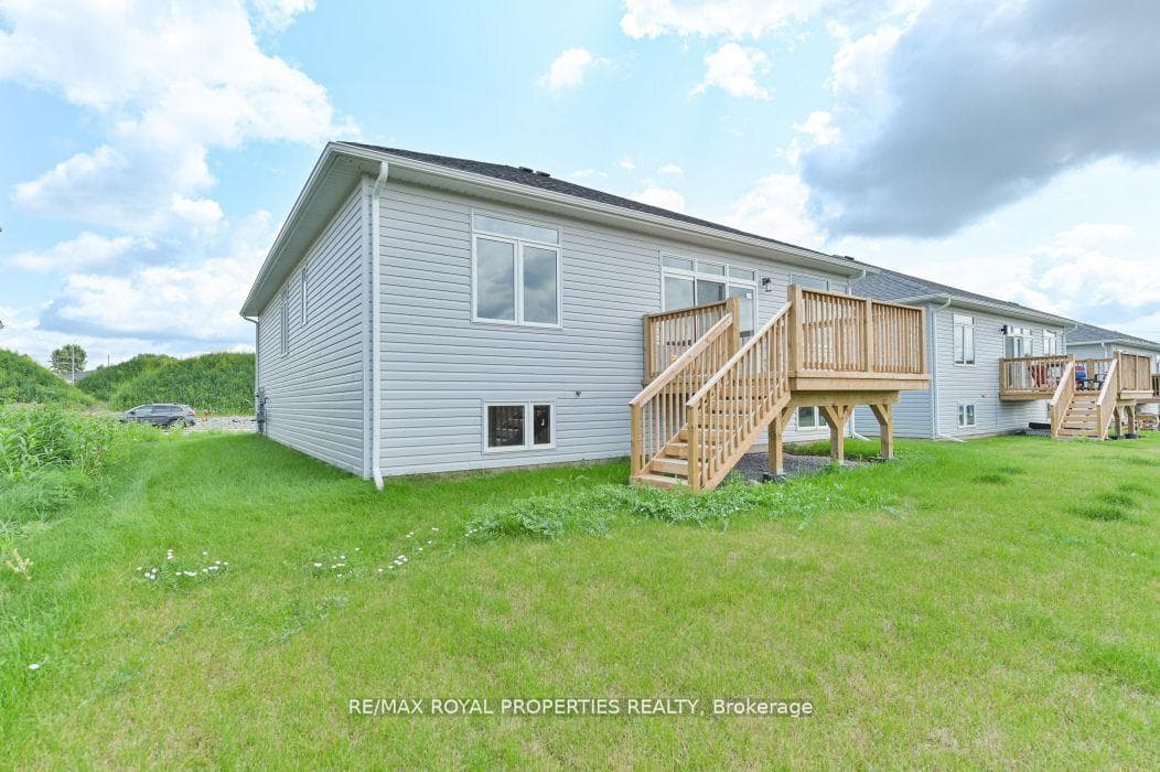 14 Summit Crescent photo 34
