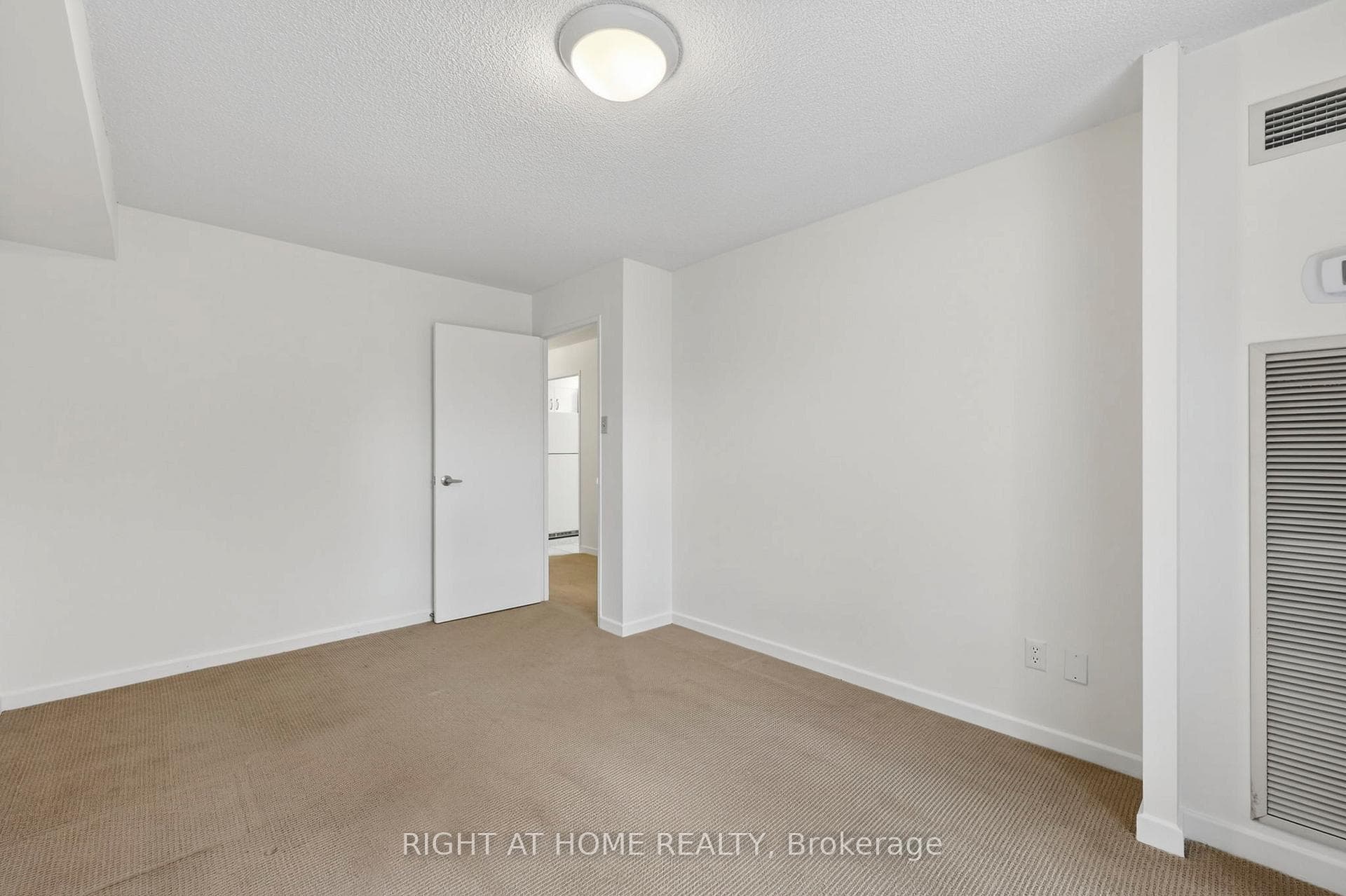 60 Inverlochy Boulevard Unit 211 photo 20