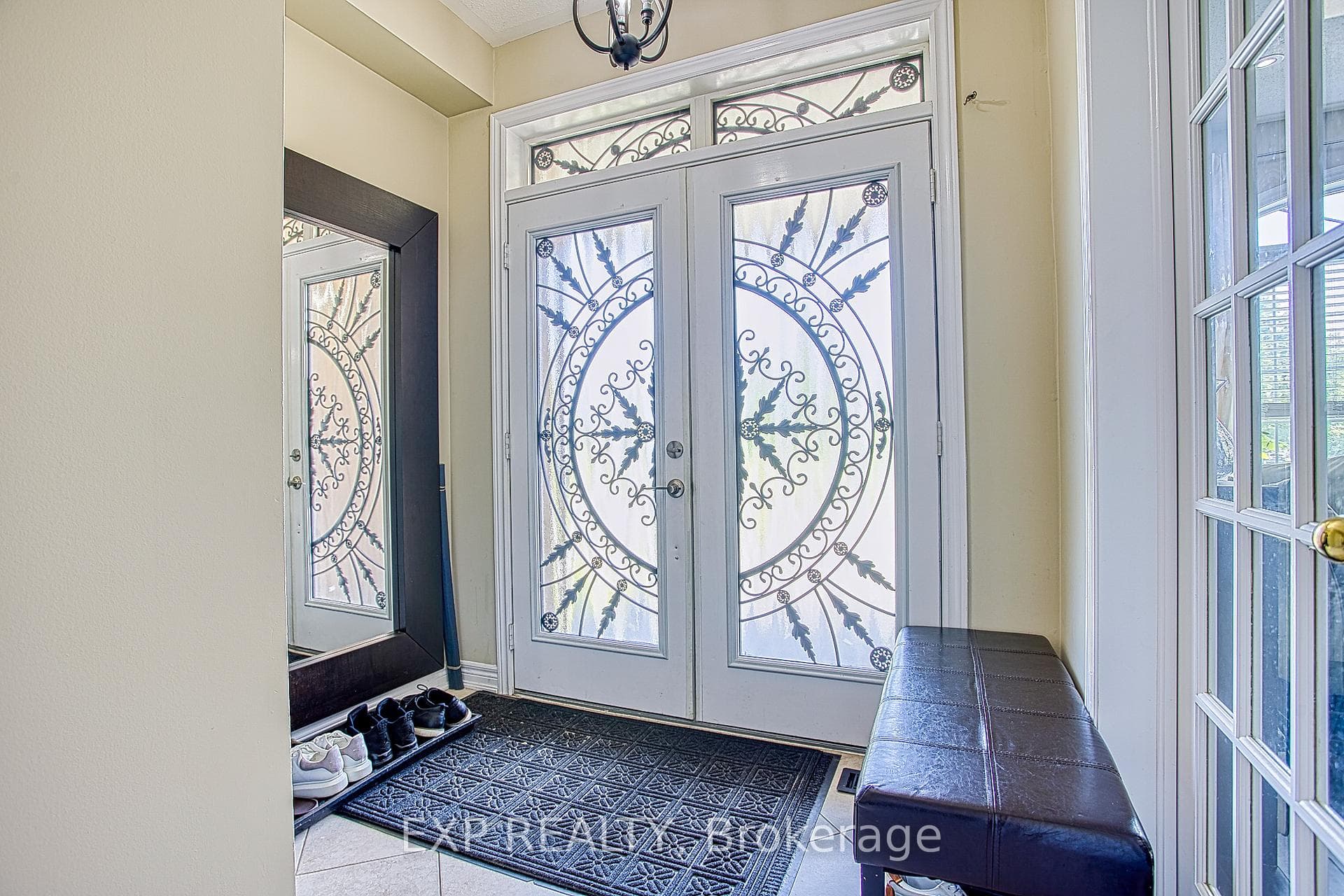 206 Springstead Avenue photo 3