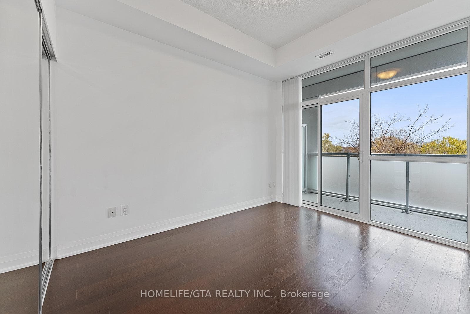 8763 Bayview Avenue Unit 335 photo 17