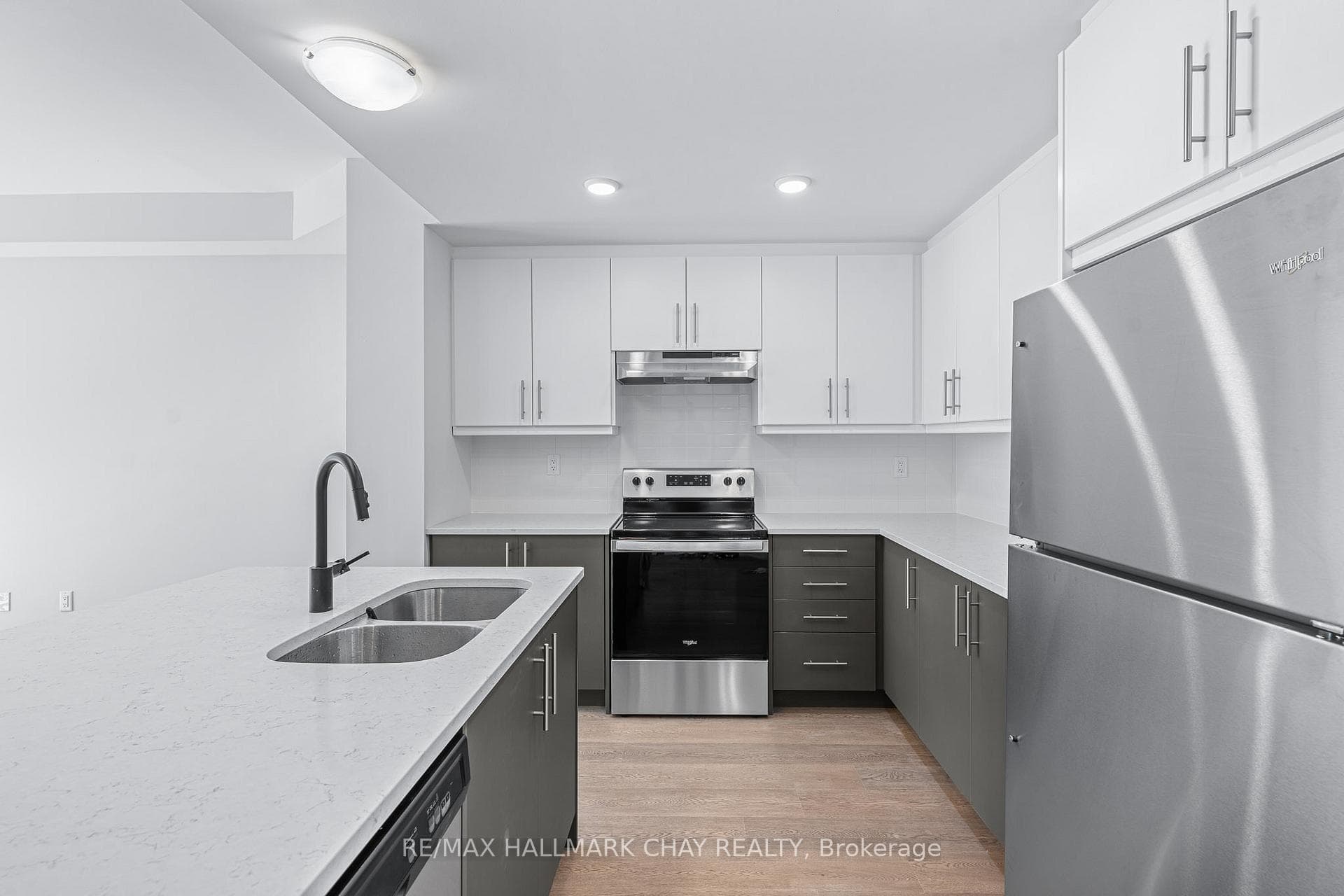 6 Sayers Lane Unit 16 photo 8