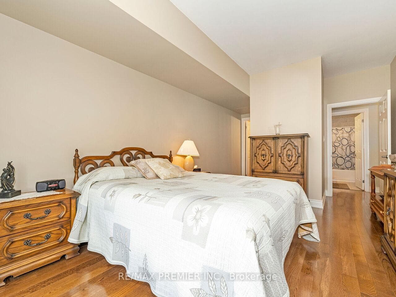 10211 Keele Street Unit 302 photo 26