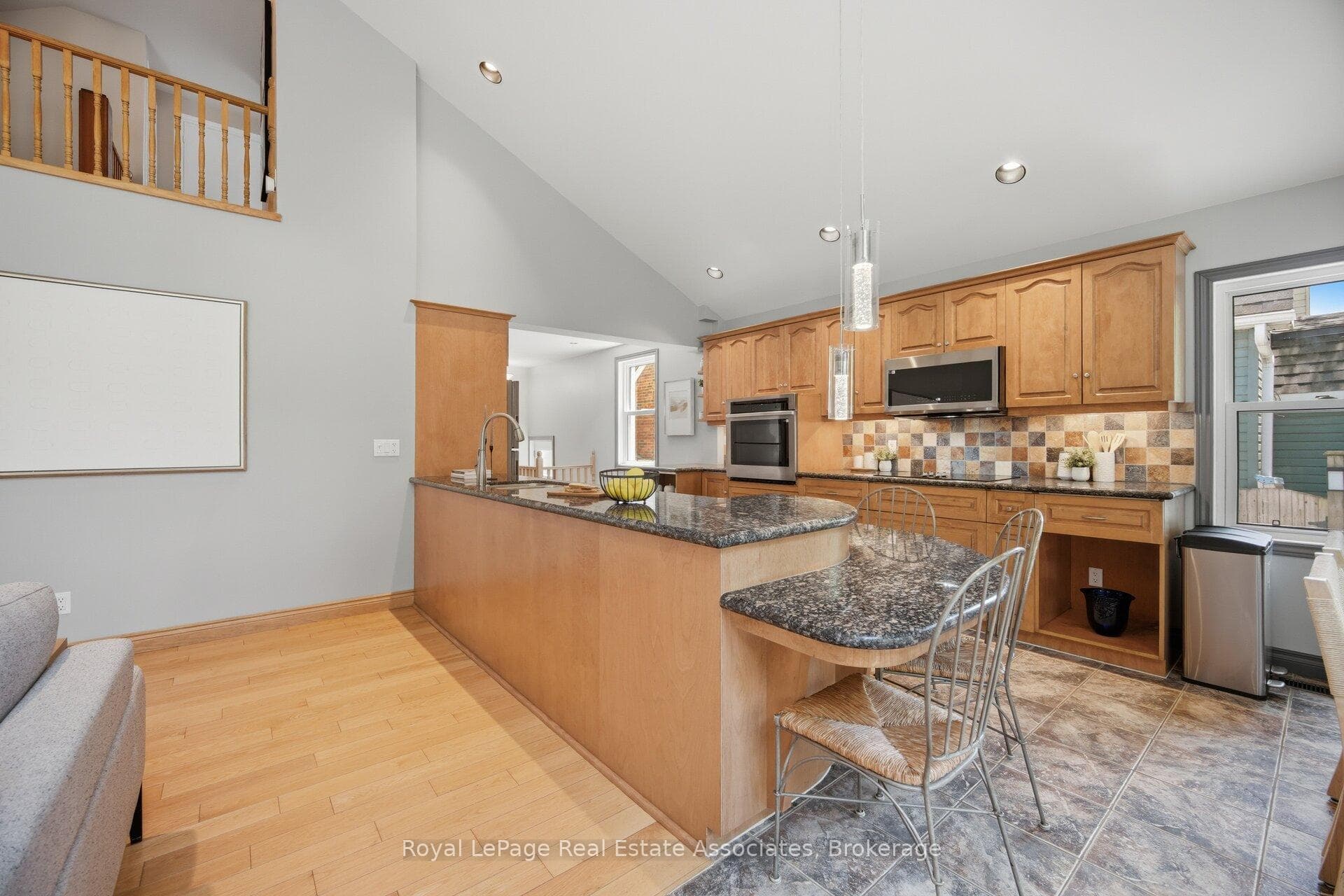 32 Plaxton Drive photo 11