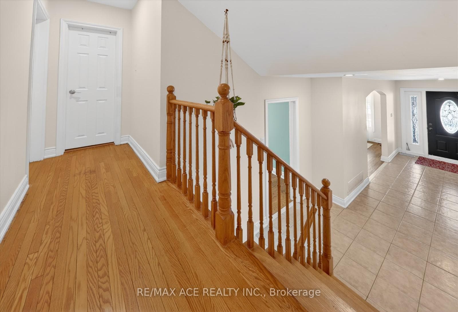 1719 Valentine Gardens photo 19