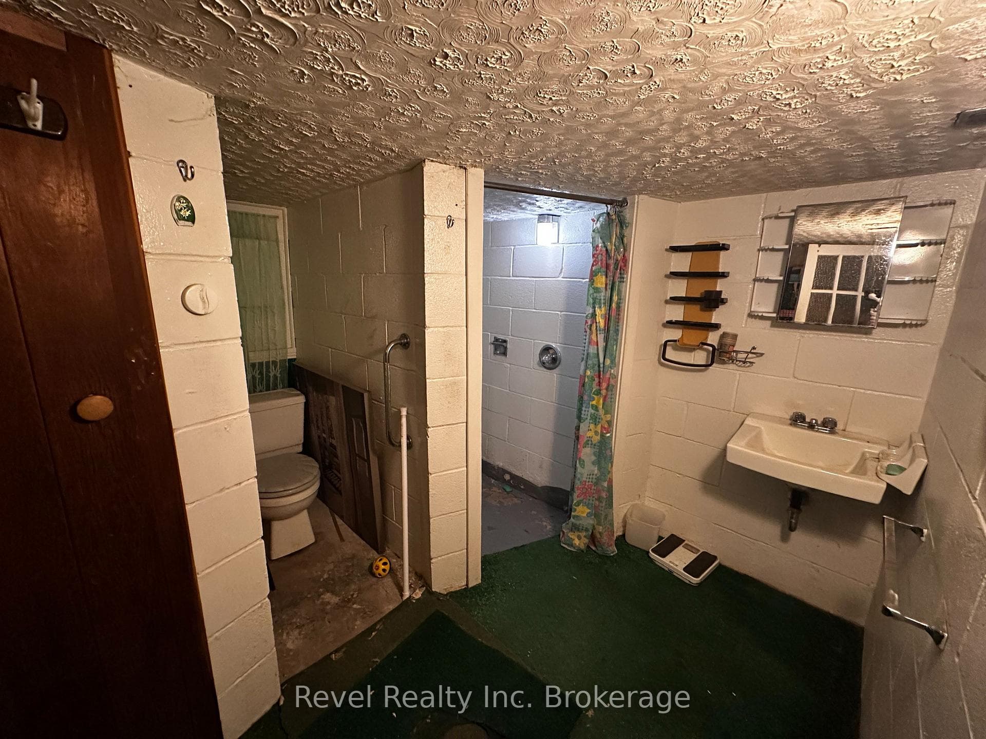 551 First Avenue photo 26