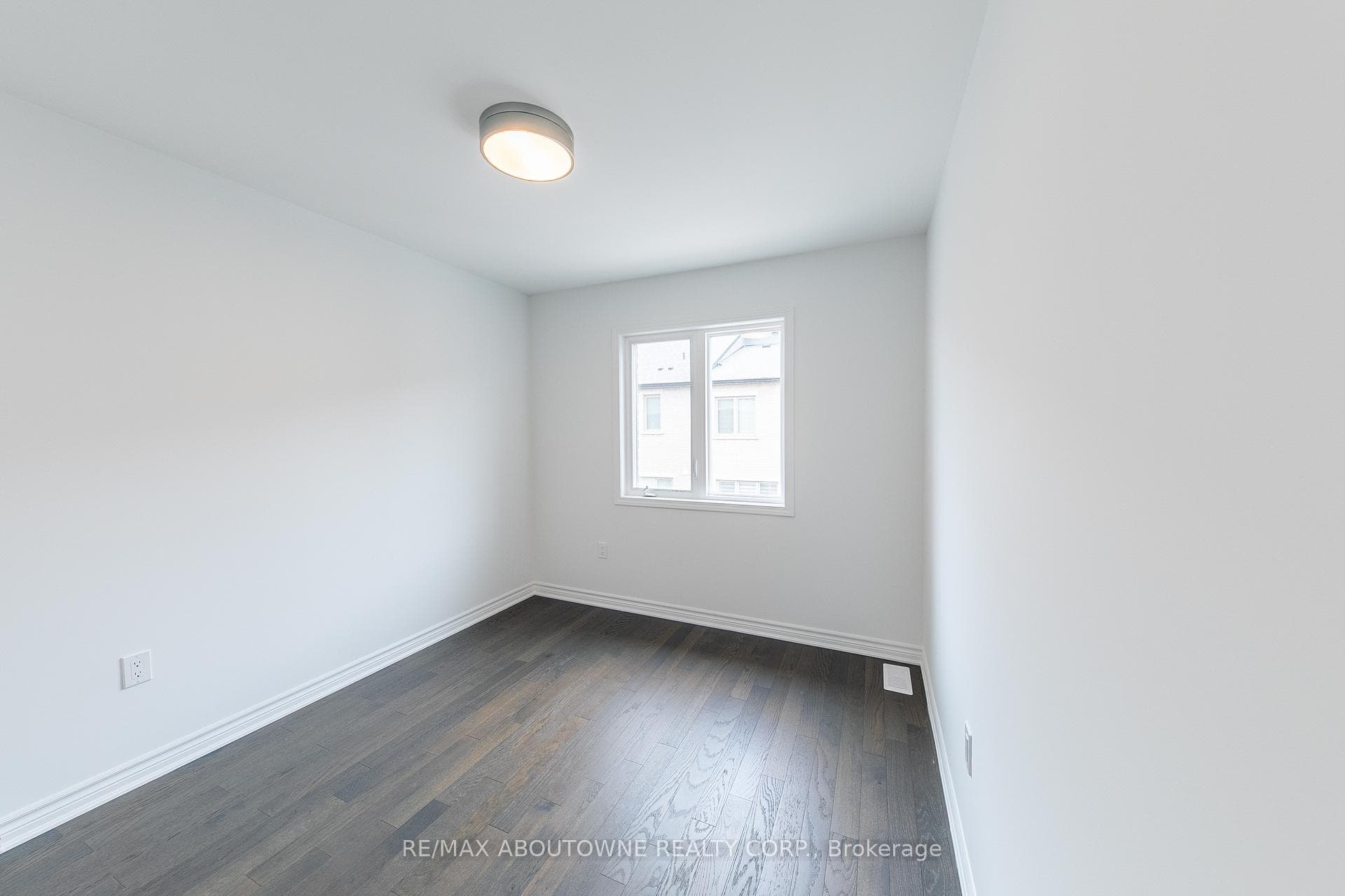 3028 Merrick Road photo 24