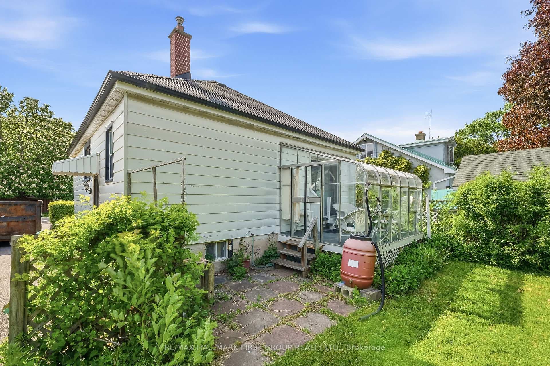 917 Green Street photo 22