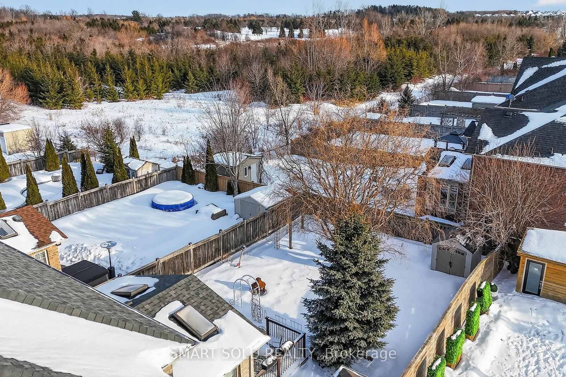 35 Routledge Drive photo 44