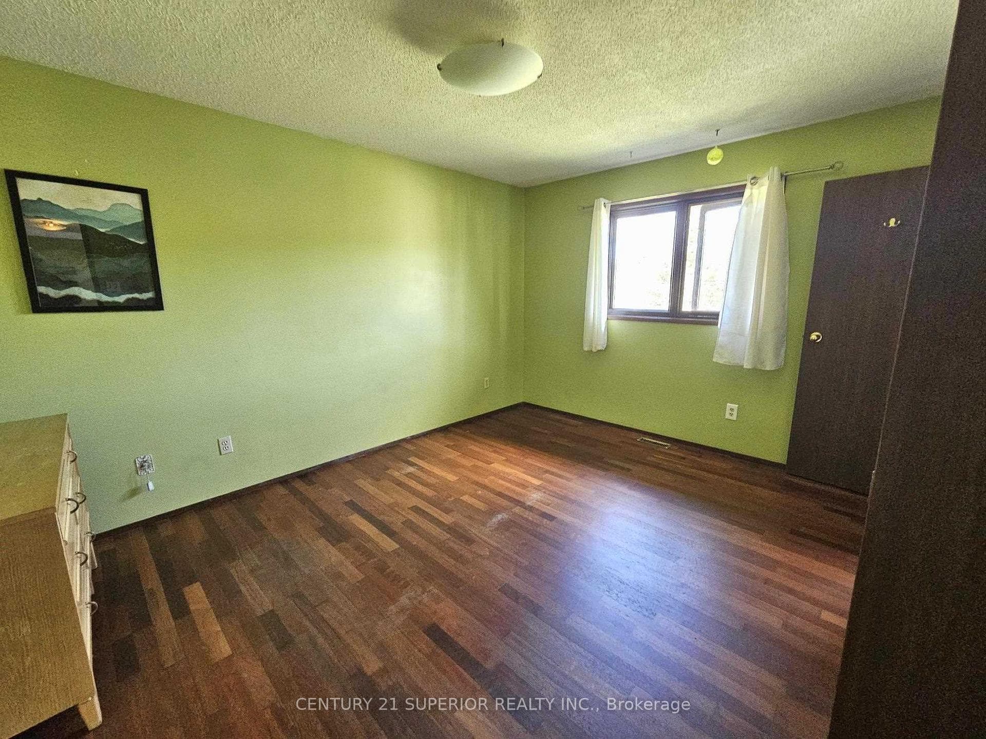 33 Godfrey Drive photo 11