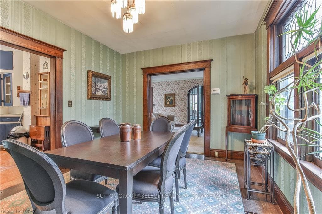 33 ROSEBERY Place photo 18