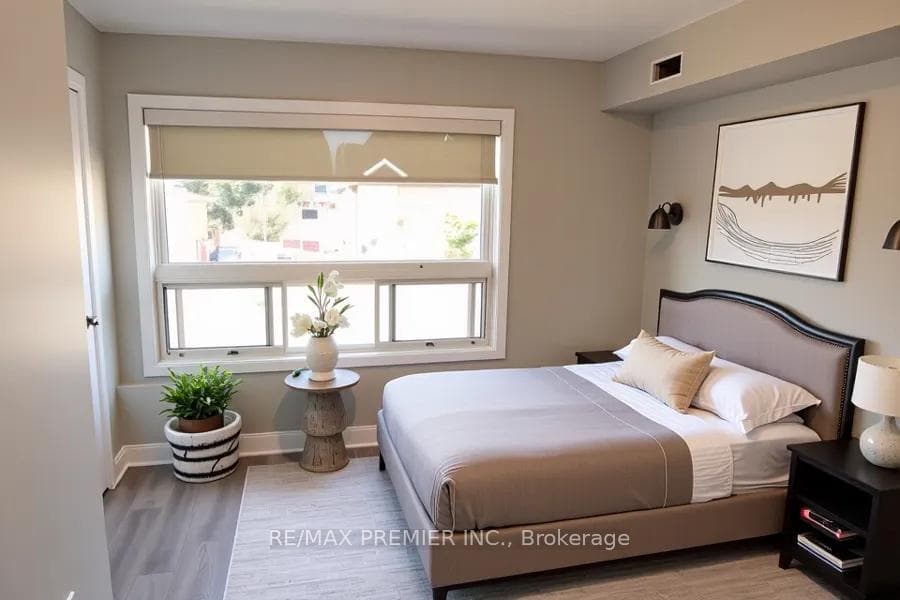 1657 Weston Road photo 4