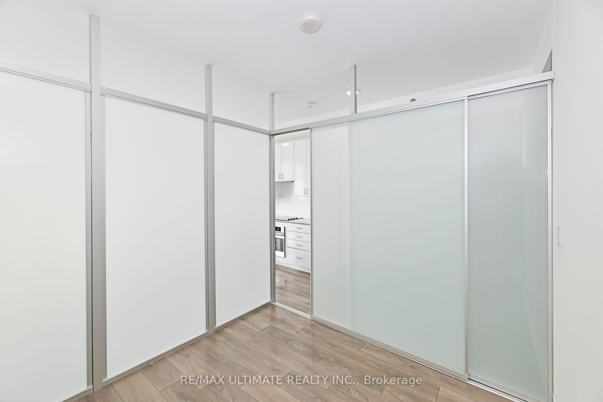 426 University Avenue Unit 2105 photo 14