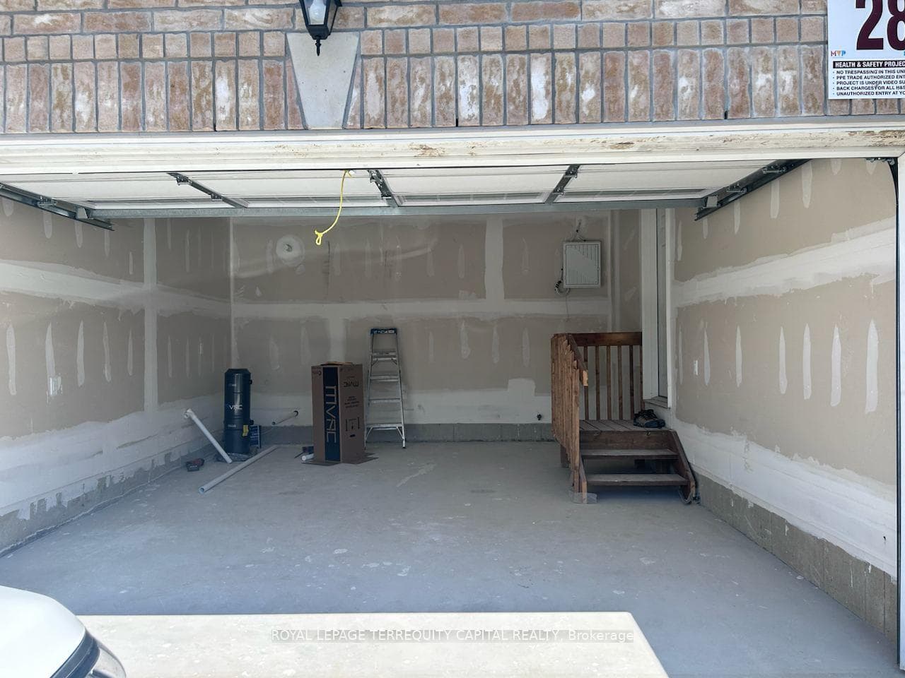 26 Valleybrook Road Unit Upper photo 17