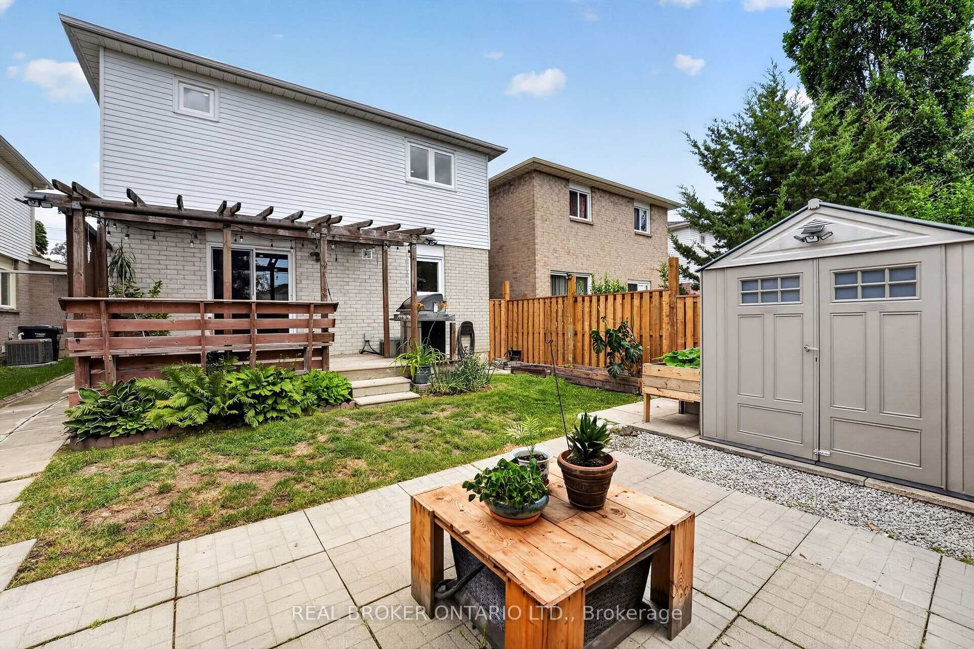 1491 Evenside Crescent photo 45