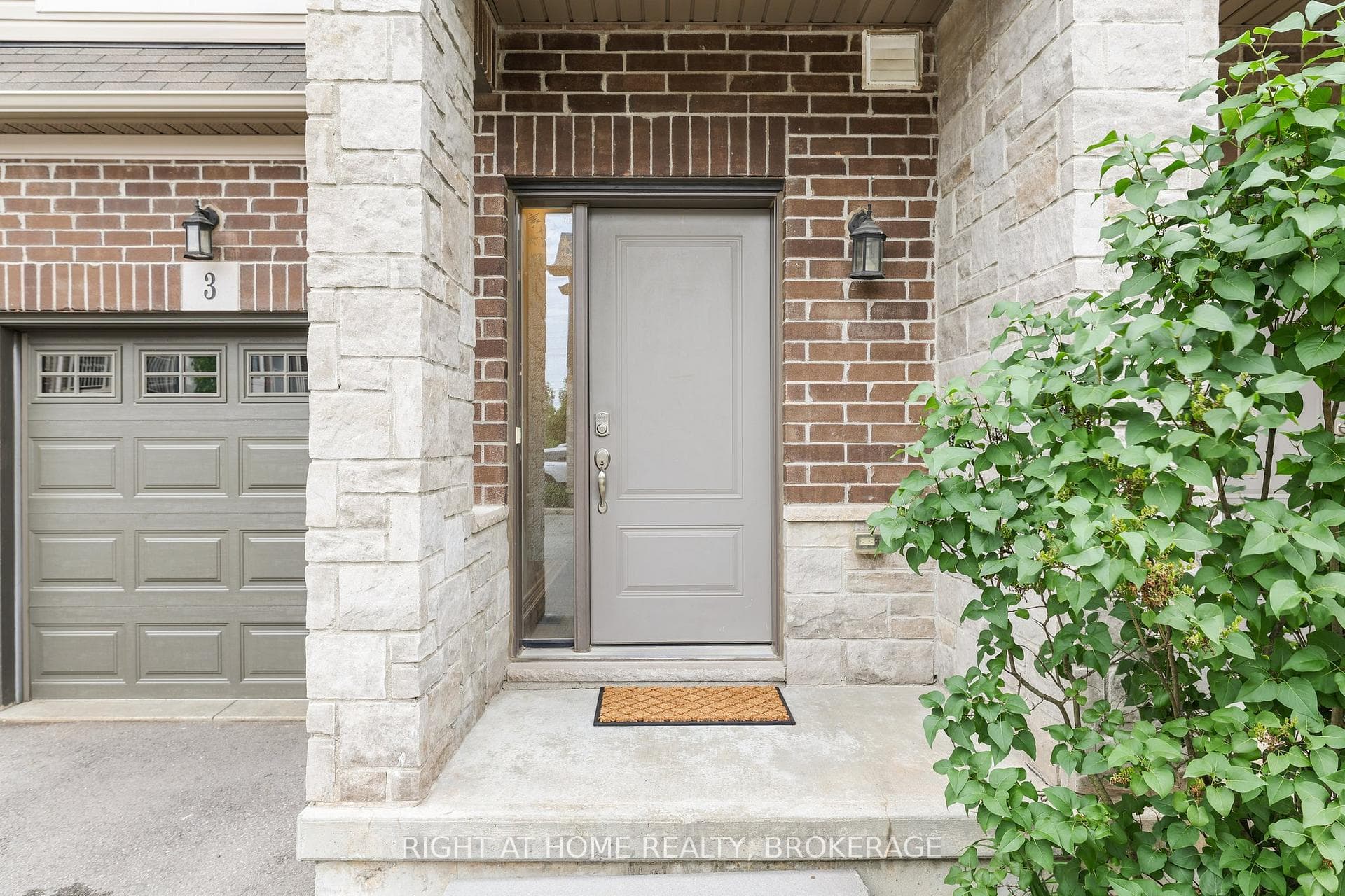 377 Glancaster Road Unit 3 photo 4