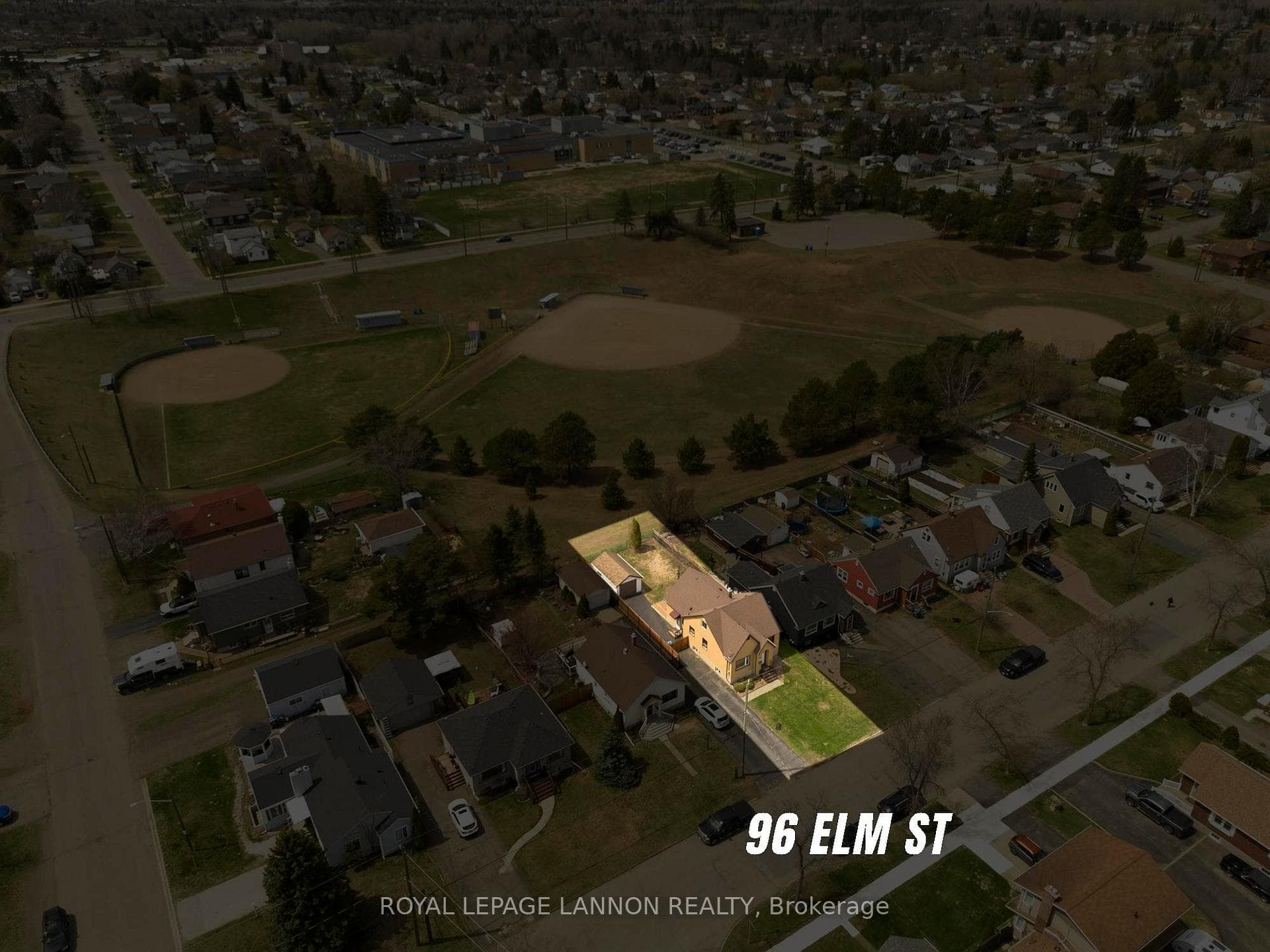 96 Elm Street photo 31