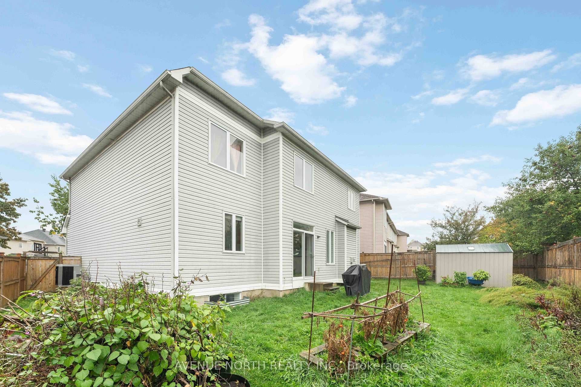 23 Hearthstone Place photo 32