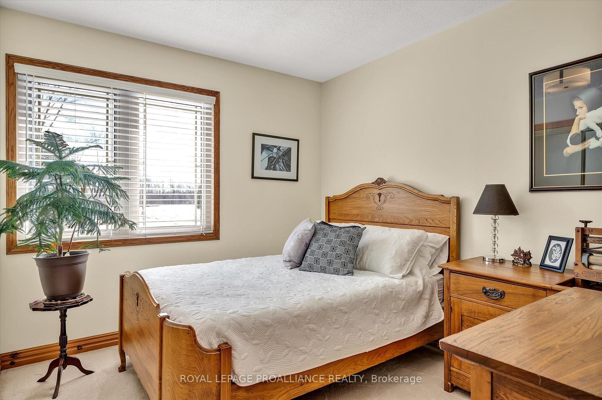 110 Greenwood Road photo 22
