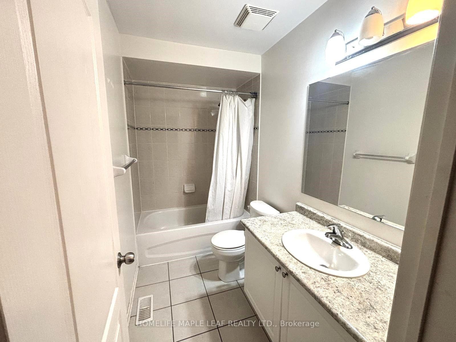 39 Sussexdale Drive photo 13
