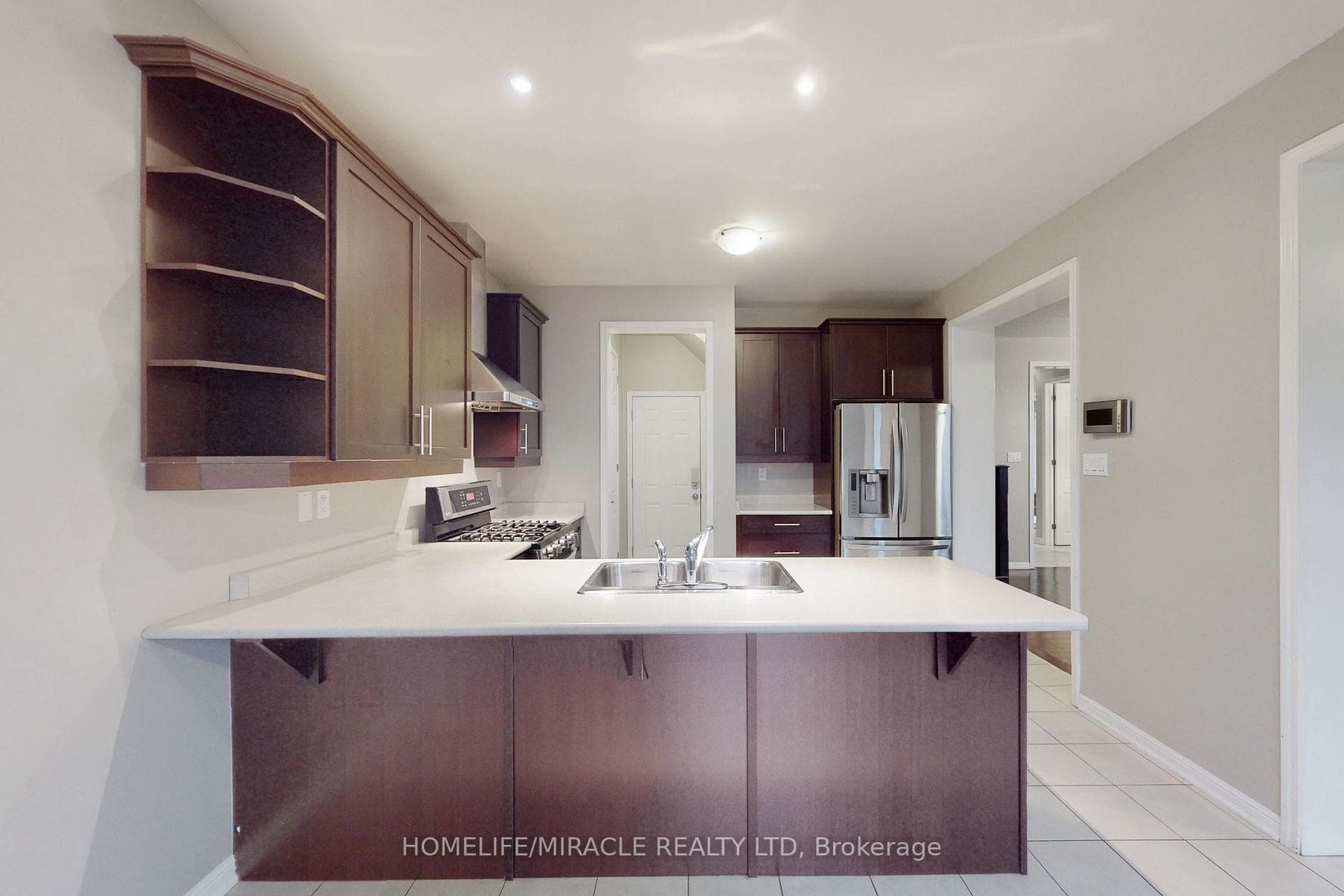 936 Dice Way photo 11
