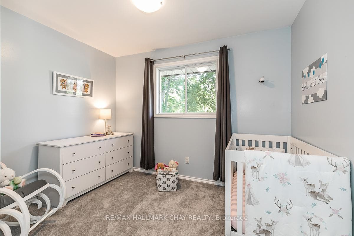 799 Lakeshore Road photo 16