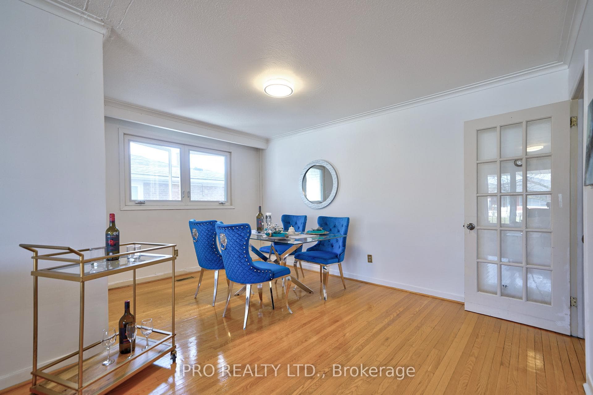 17 Gatewood Crescent photo 7