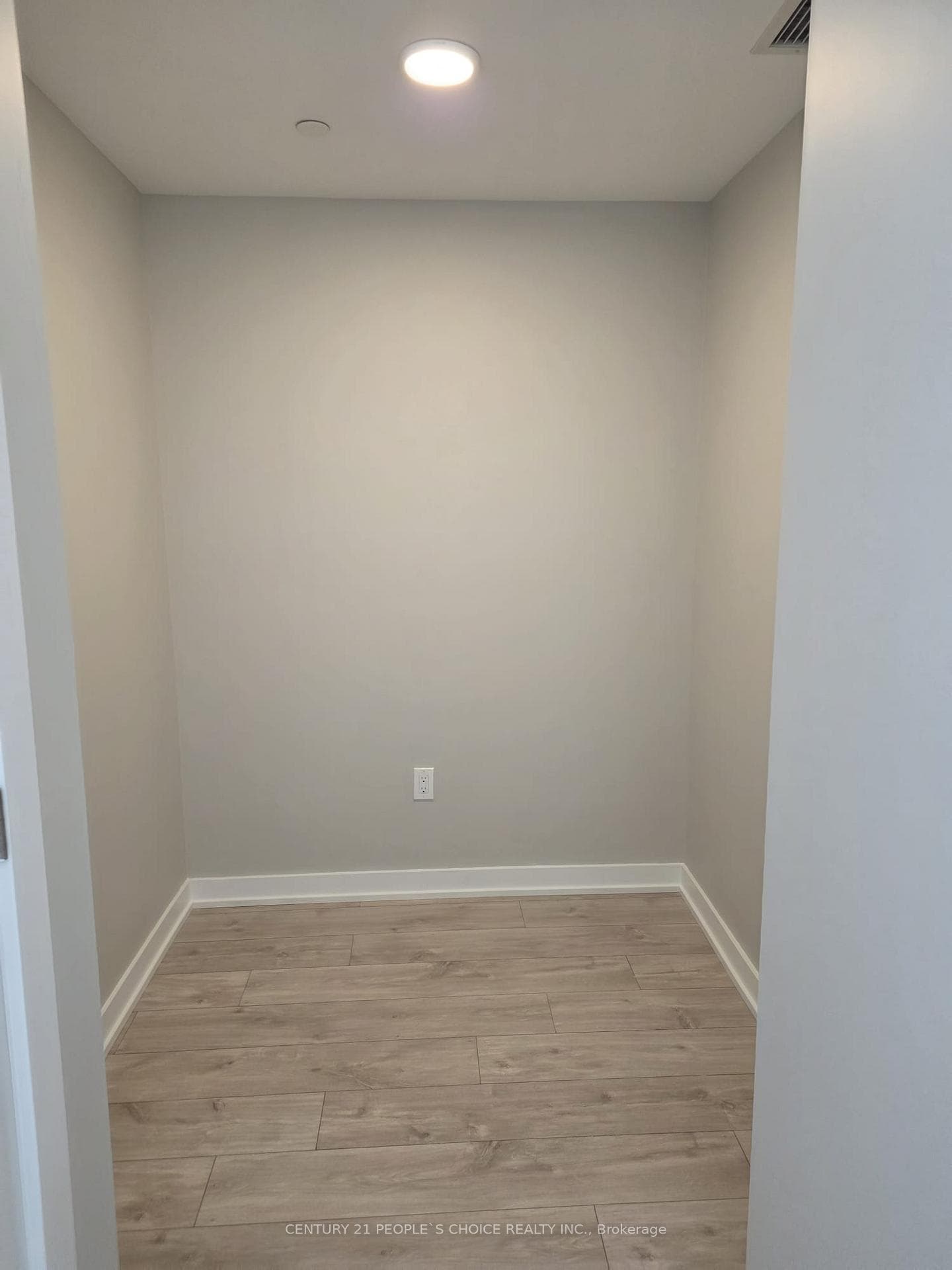 750 WHITLOCK Avenue Unit 504 photo 4