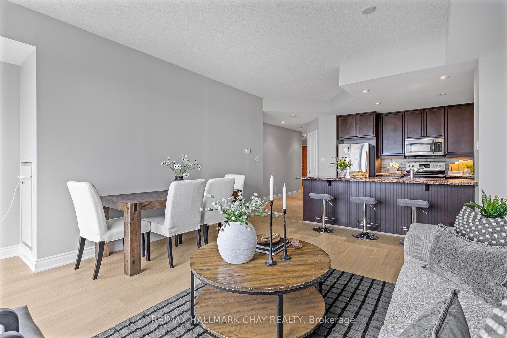 33 Ellen Street #1201, Barrie, ON