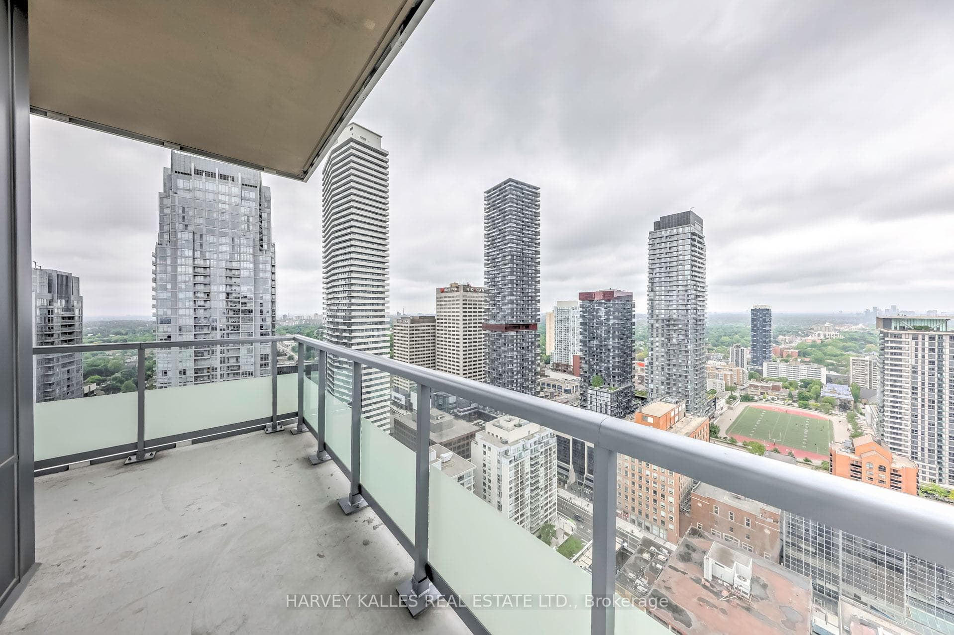 50 Dunfield Avenue Unit PH17 photo 17