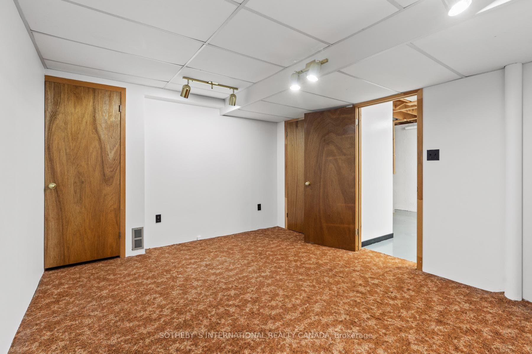 1176 Grange Road photo 21
