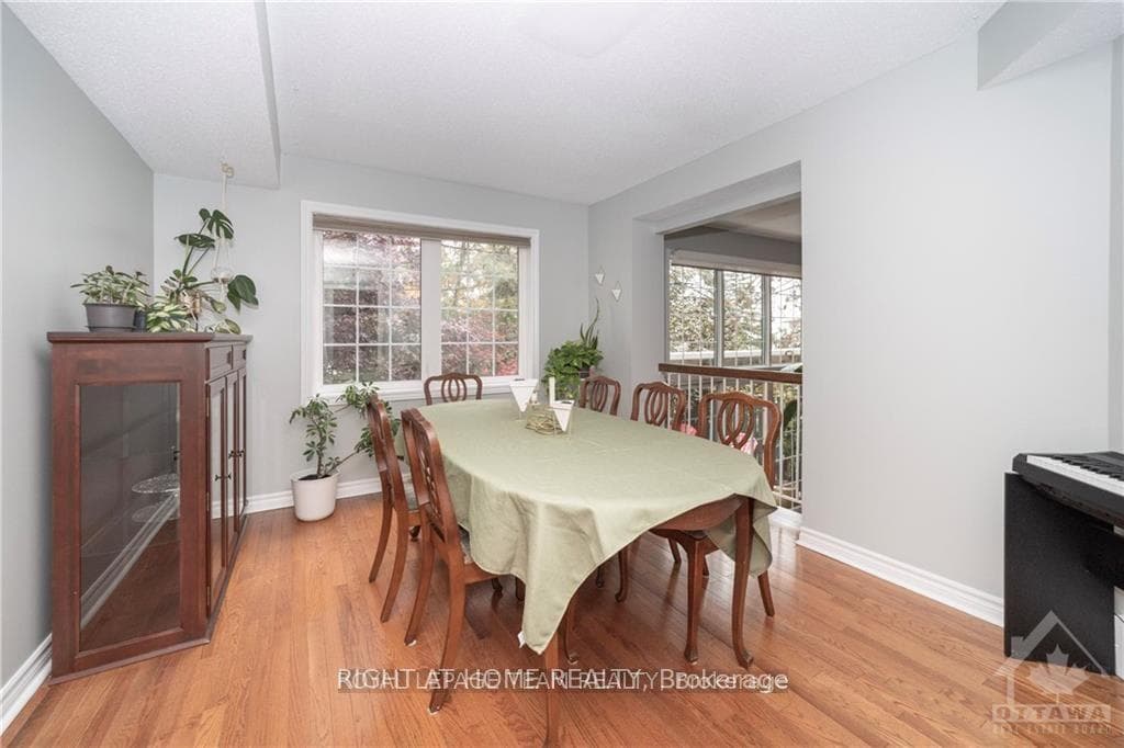 2982 Richmond Road photo 12