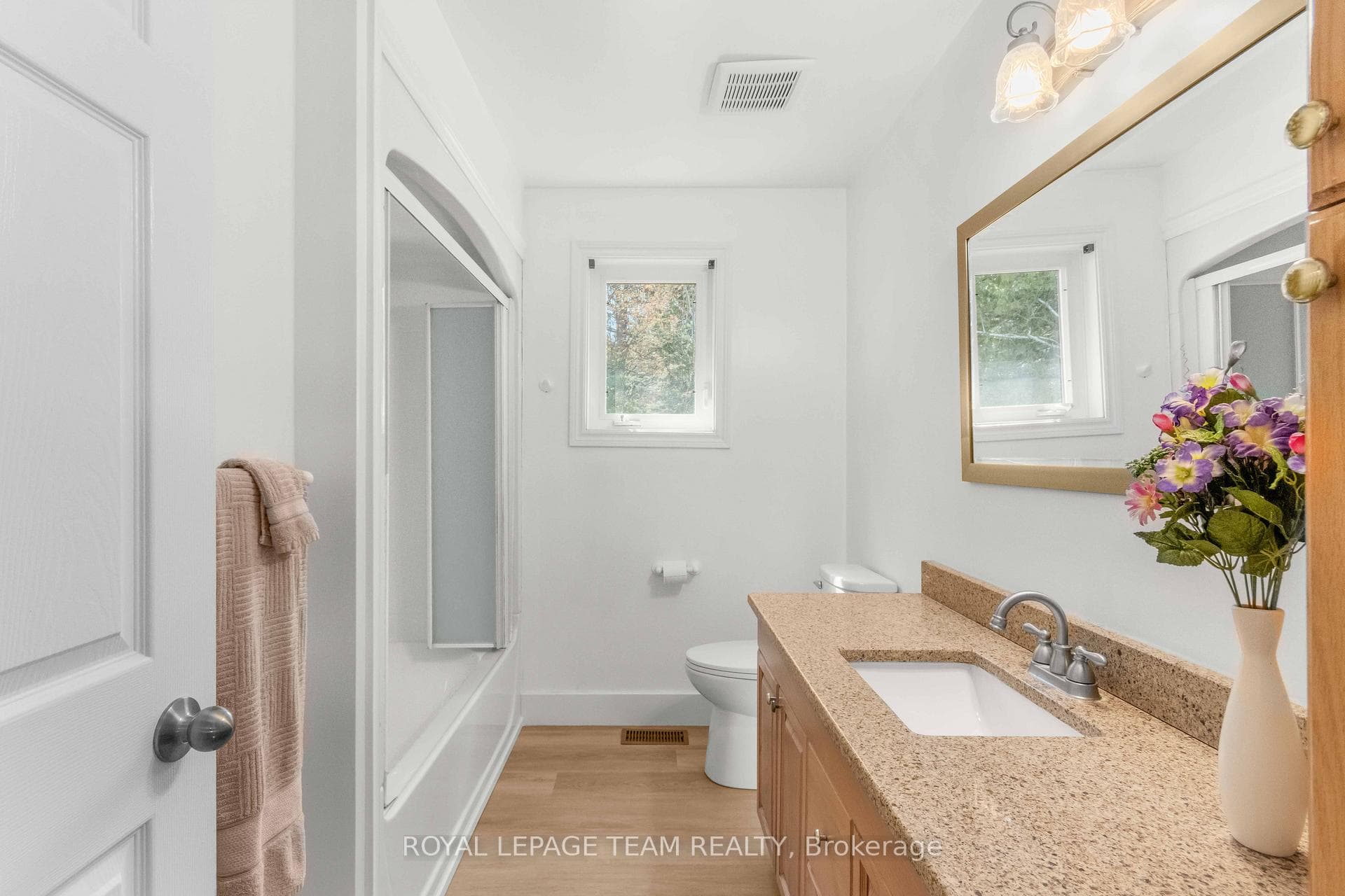 204B Hawkins Drive photo 32