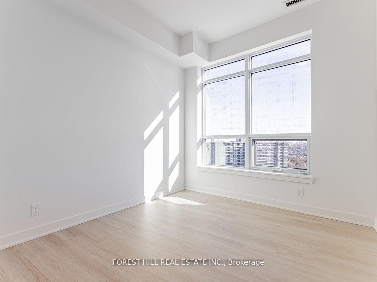 30 Upper Mall Way Unit 1402A photo 22