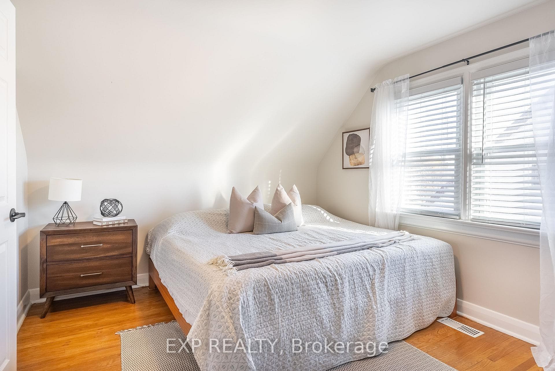 645 Weber Street photo 5