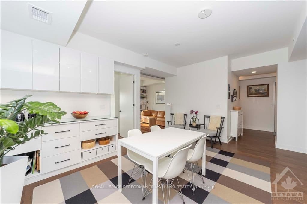 560 RIDEAU Street Unit 1208 photo 6