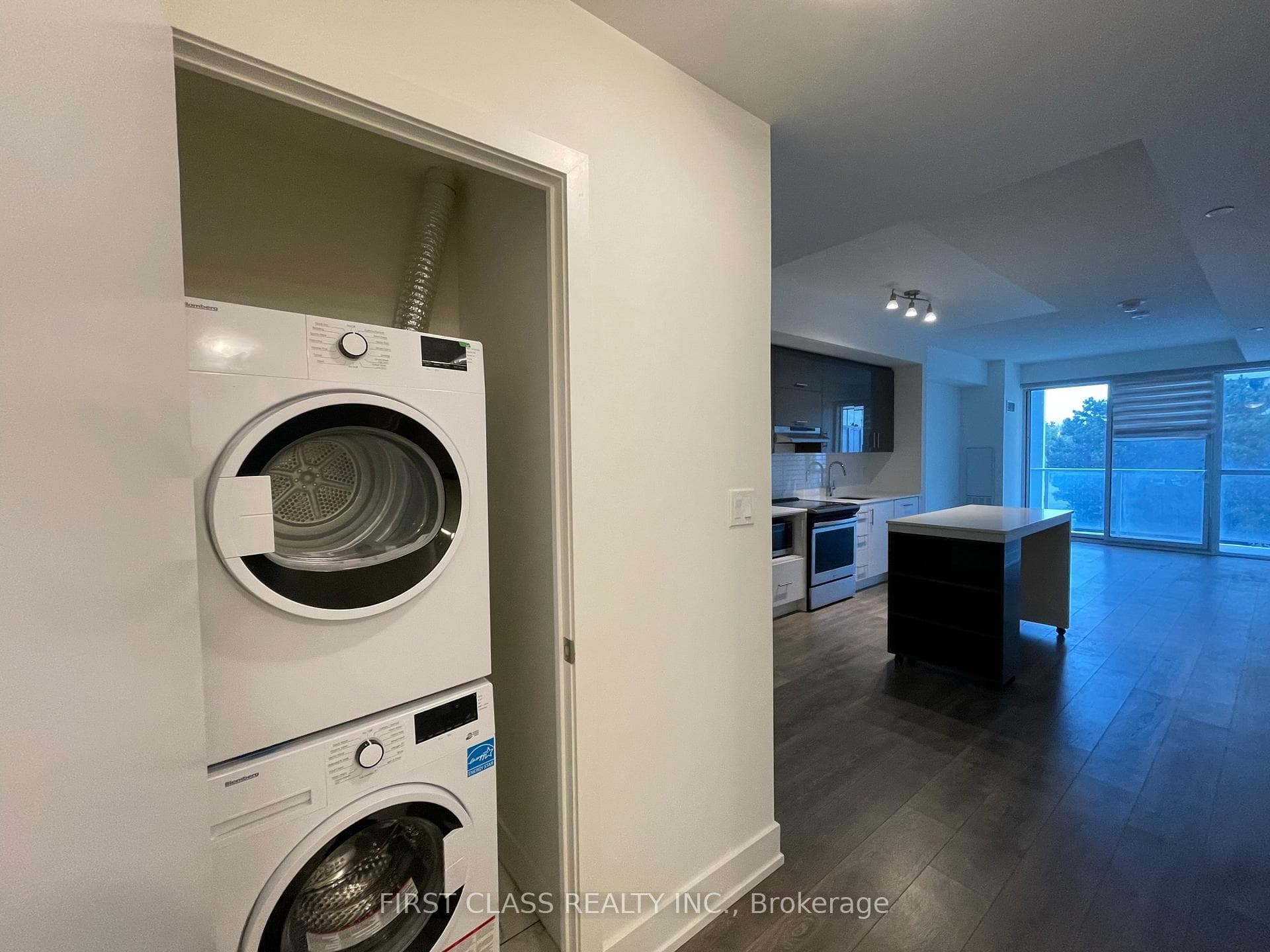 180 Fairview Mall Drive Unit 213 photo 9