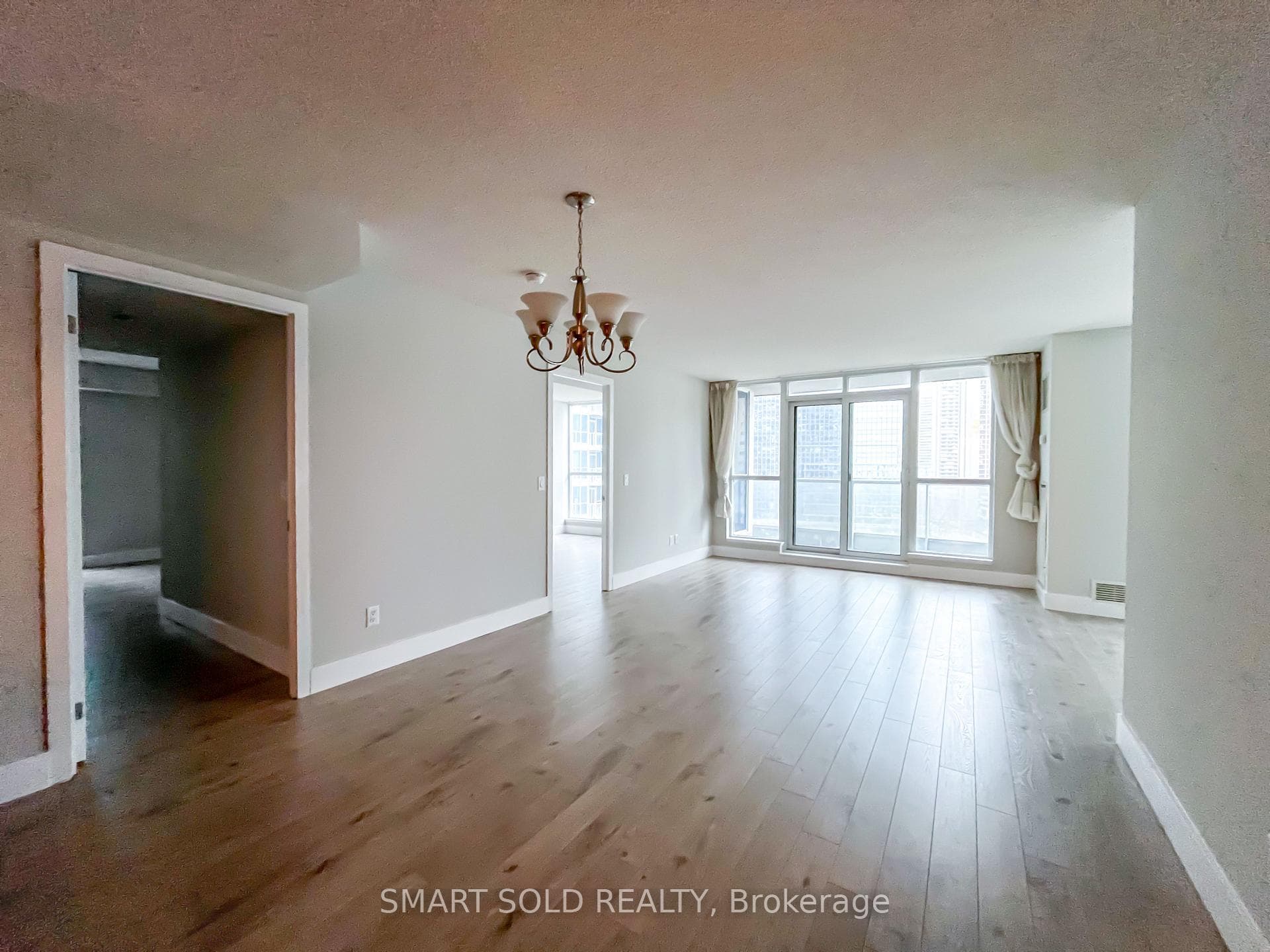 208 Queens Quay N/A Unit 1002 photo 2