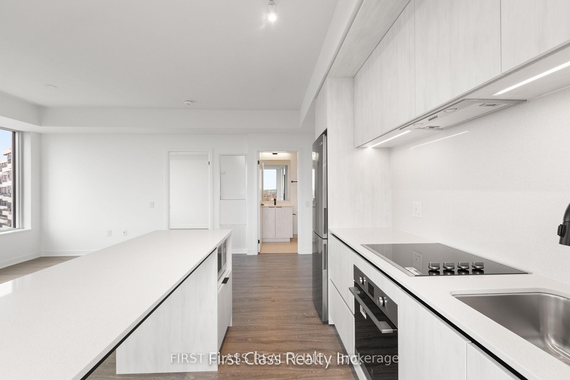 2495 EGLINTON Avenue Unit 1311 photo 8
