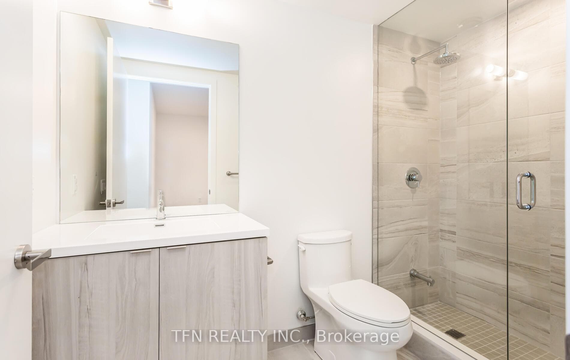 138 Downes Street Unit 5707 photo 17