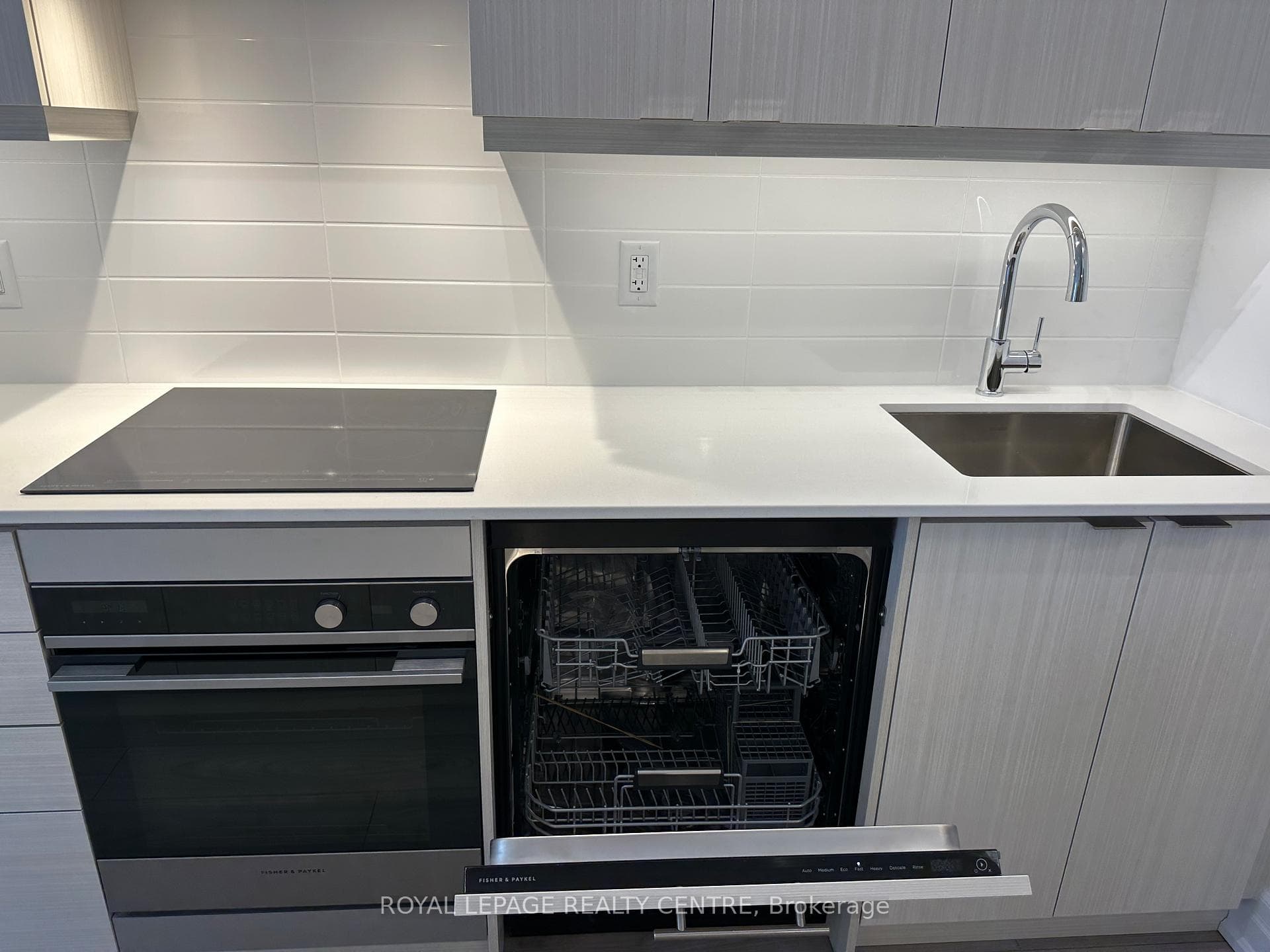 36 ELM Drive Unit 1903 photo 8
