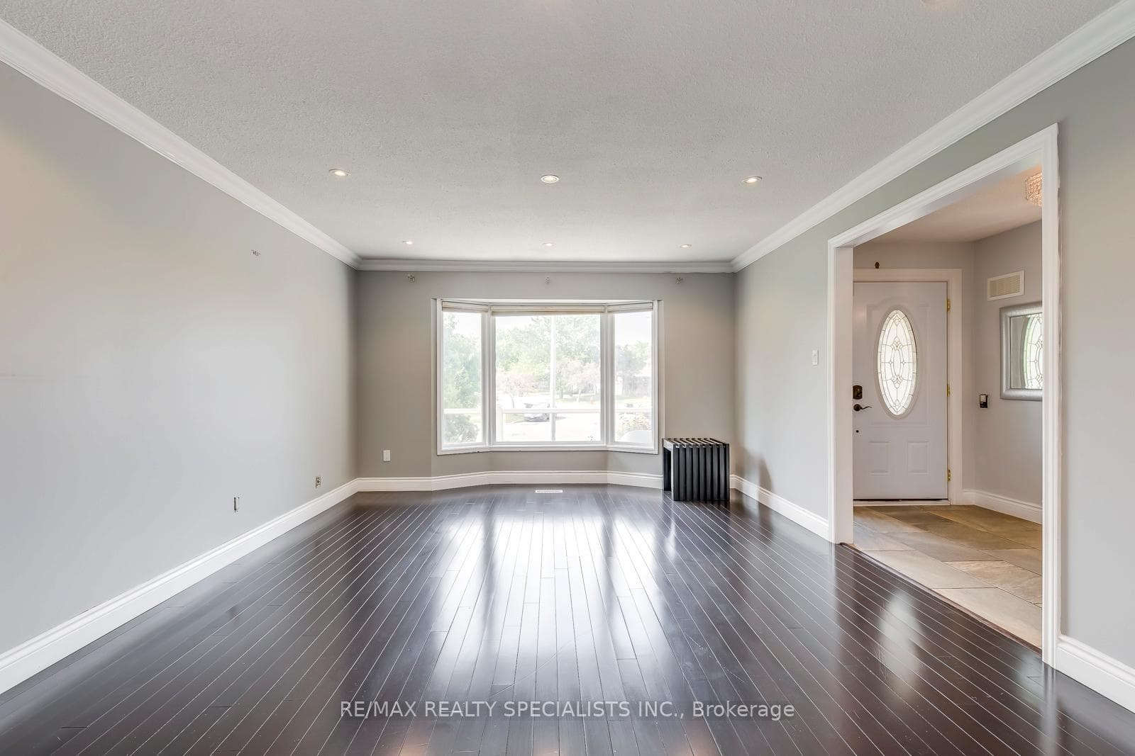 1582 Hermant Court photo 5