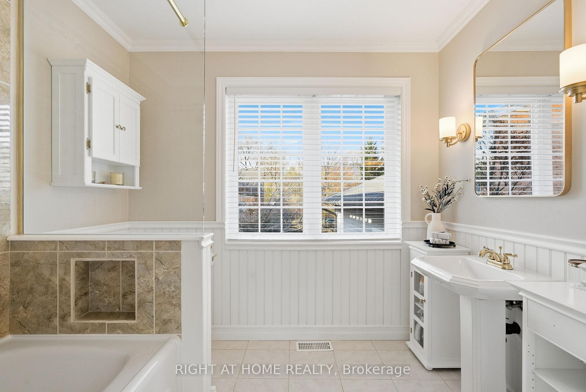 628 Marksbury Road photo 32