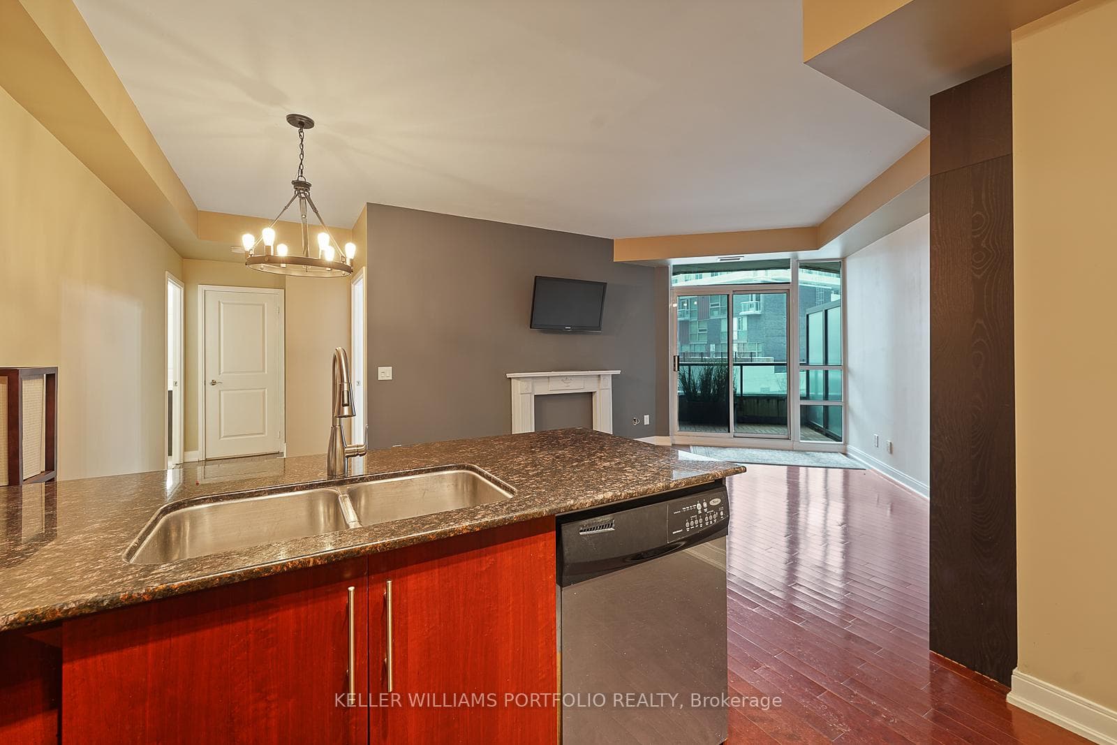 88 Broadway Avenue Unit 201 photo 9