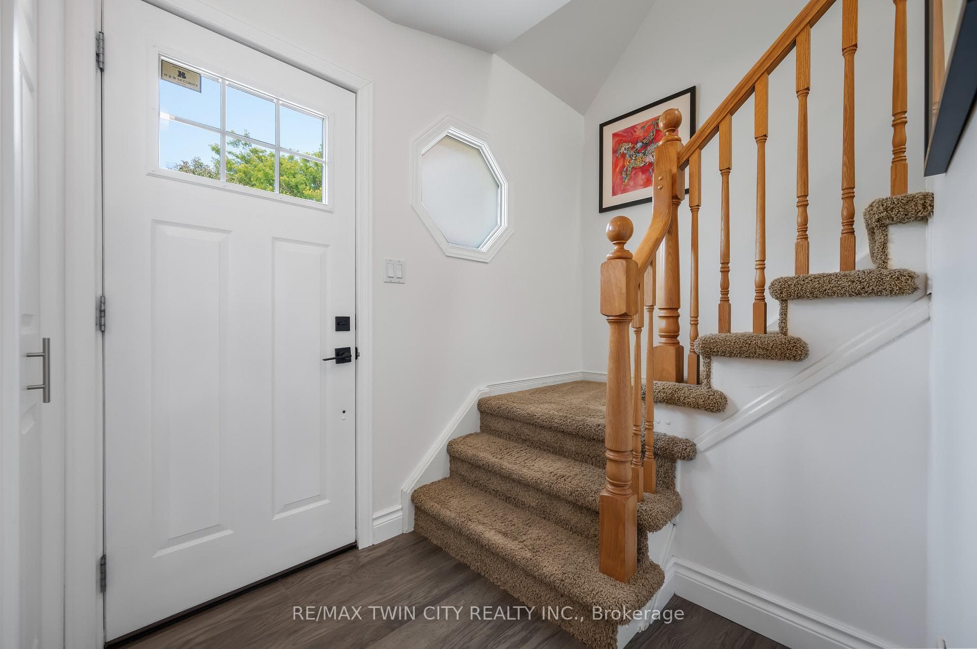 103 Jackpine Place photo 8