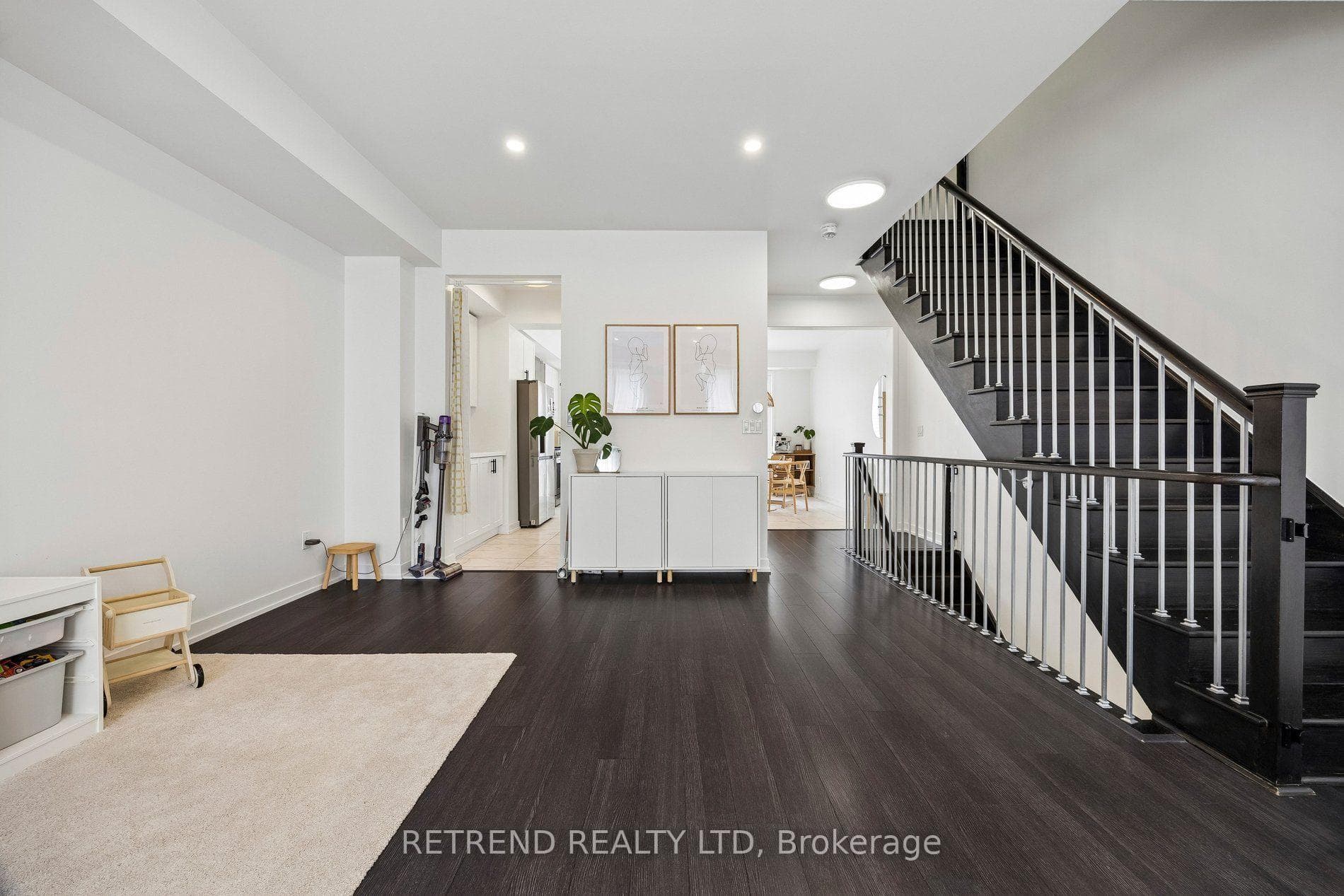 192 Salterton Circle photo 7