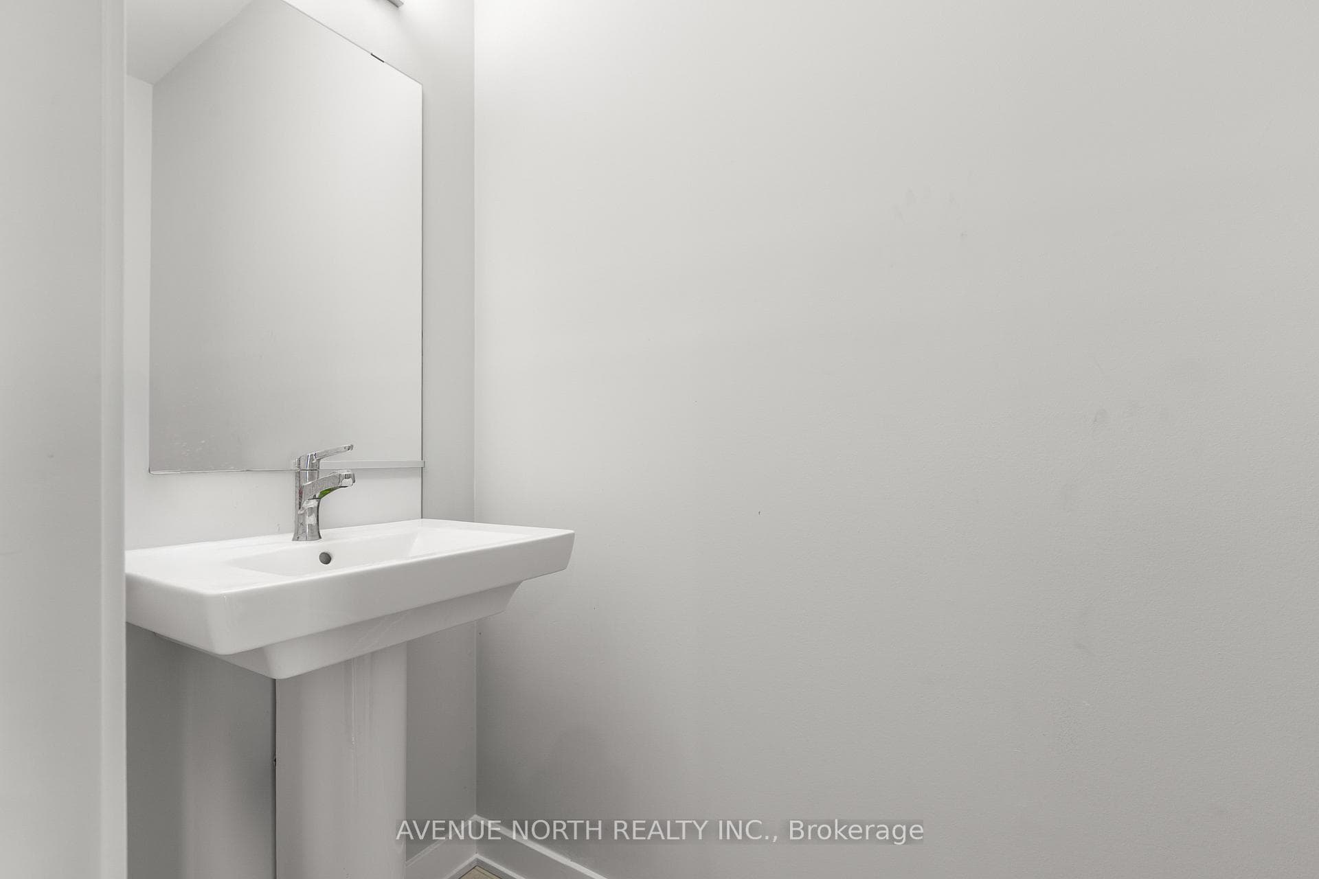 834 Bascule Place photo 6