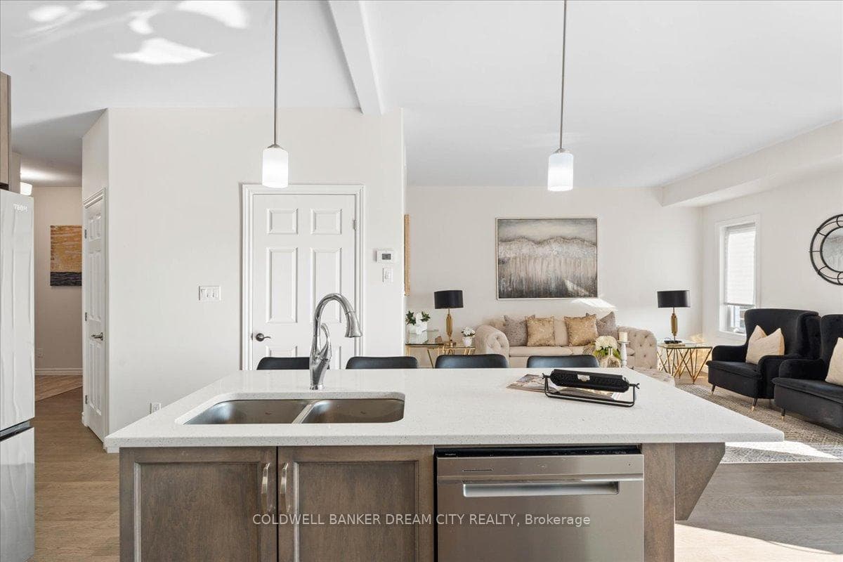 129 Essex Drive photo 8