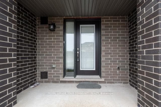 32 Emmas Way photo 8